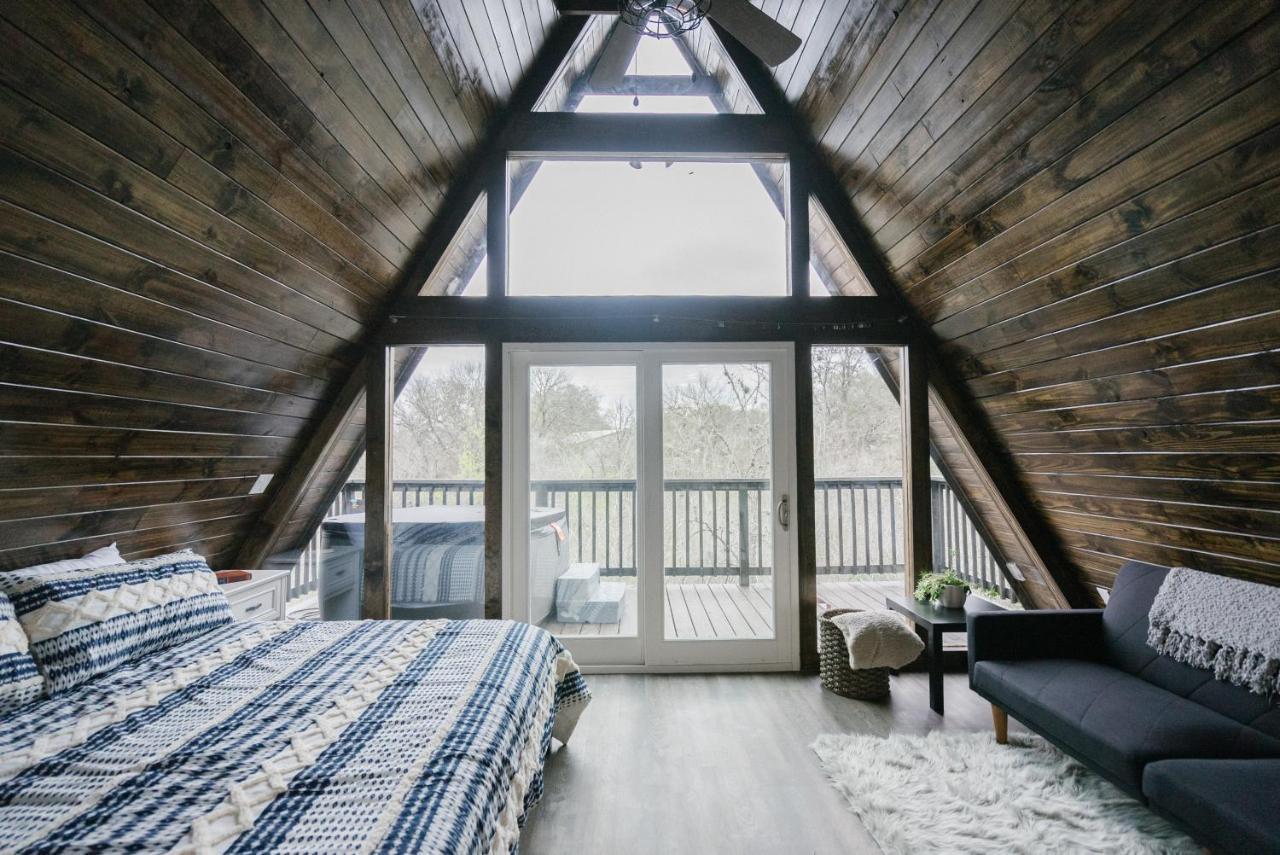 Dean'S Den: Private Deck W/ Jacuzzi And A View Villa New Braunfels Bagian luar foto