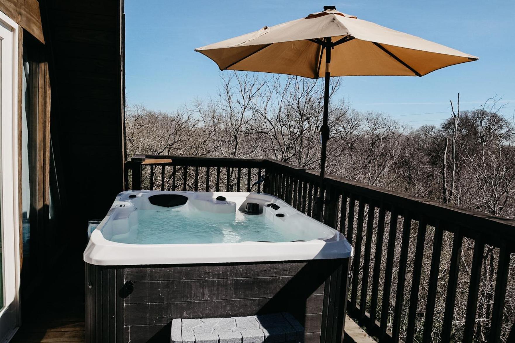 Dean'S Den: Private Deck W/ Jacuzzi And A View Villa New Braunfels Bagian luar foto